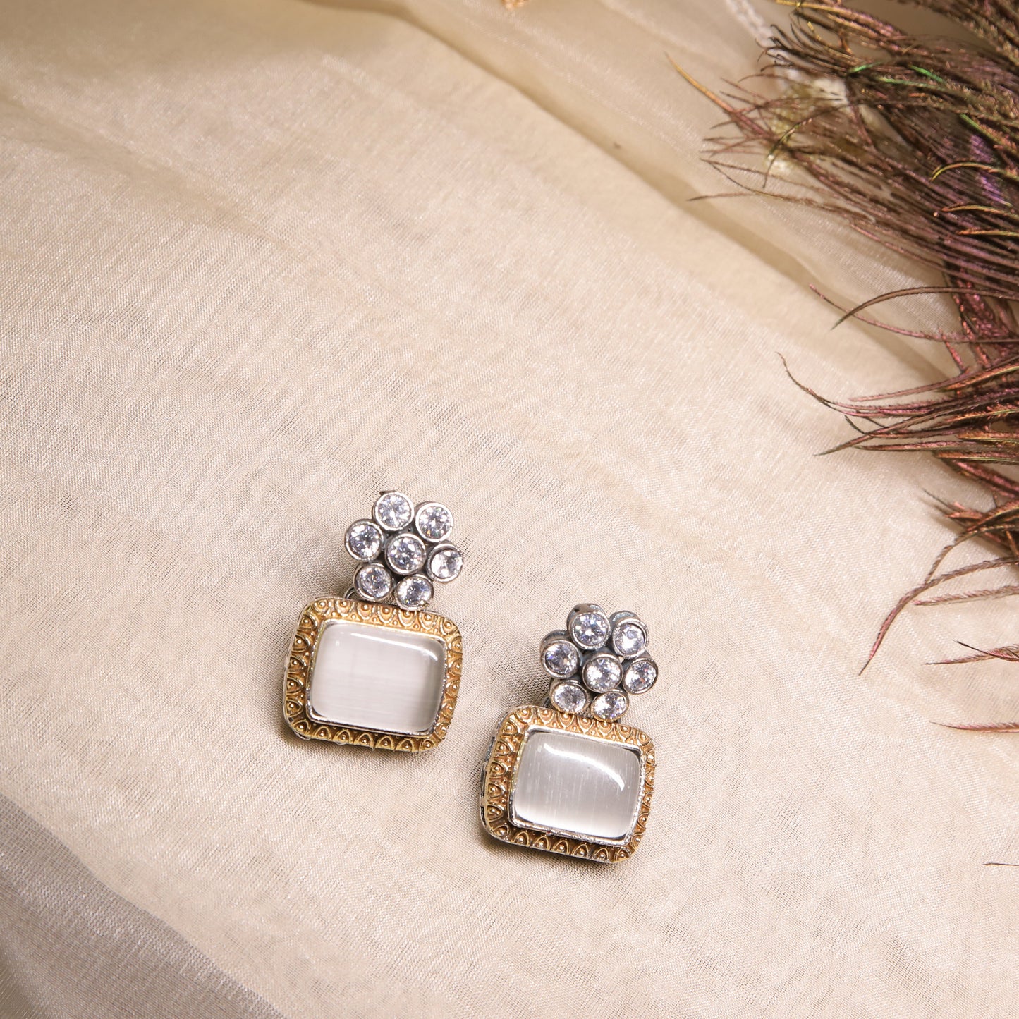 Zevar Club Musafir Travel Capsule Victorian Tops