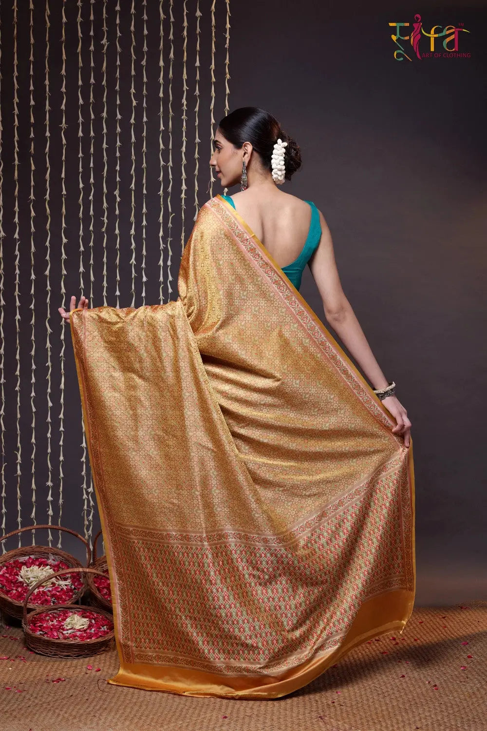 Handloom Yellow Pure Silk Tanchoi Banarasi Saree
