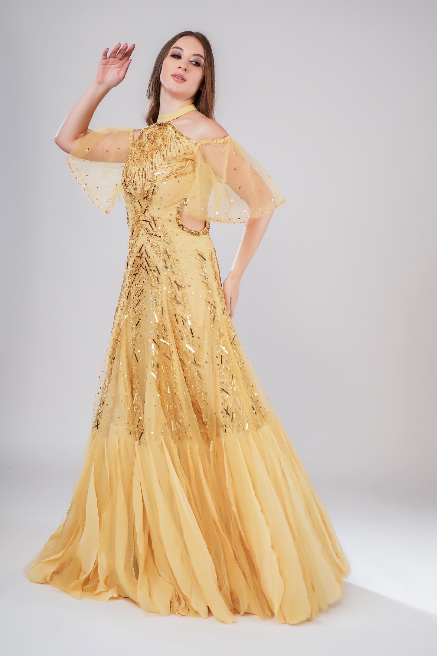 Sunlit serande Golden Tulle Sangeet Gown