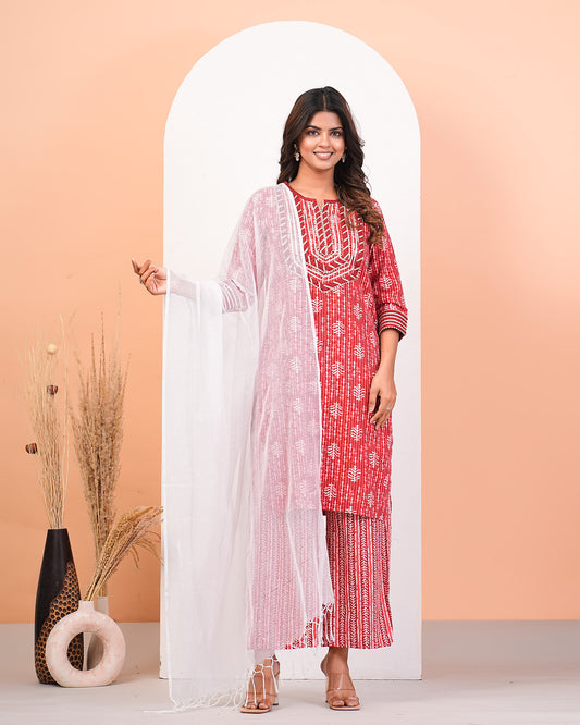 Red Katha Printed Kurta Set With Gota Lace Detailing