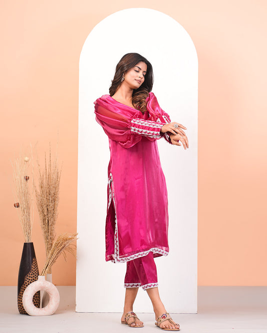 Pink Kurta With Puff Sleeves And Lace Detailing