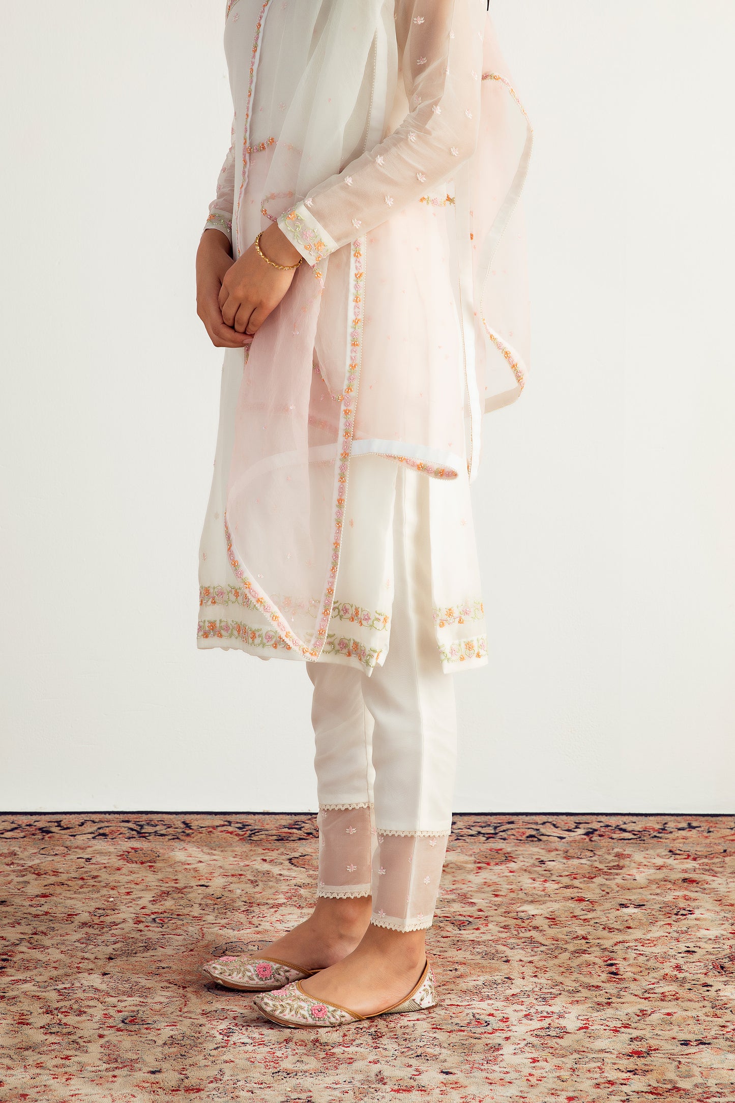 White Resham Embroidered Handcrafted Silk Organza Kurta Set