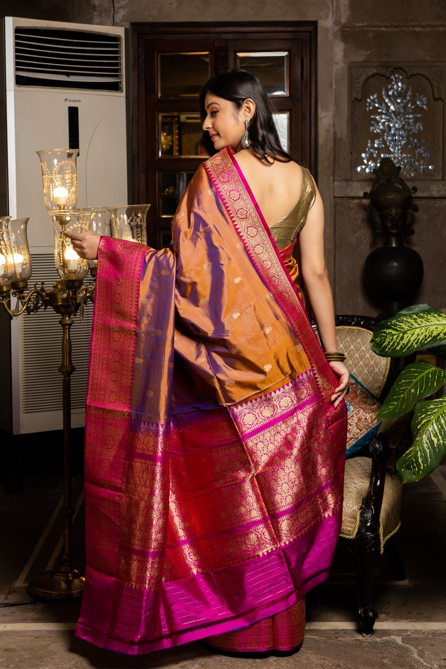 Brown Handwoven Kadwa Katan Silk Saree - Panaya