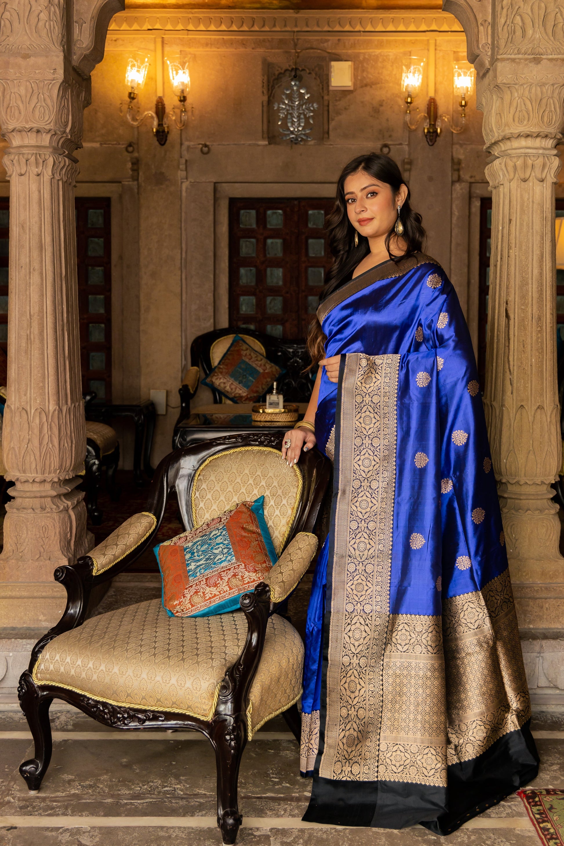Royal Blue Handwoven Kadwa Katan Silk Saree - Panaya