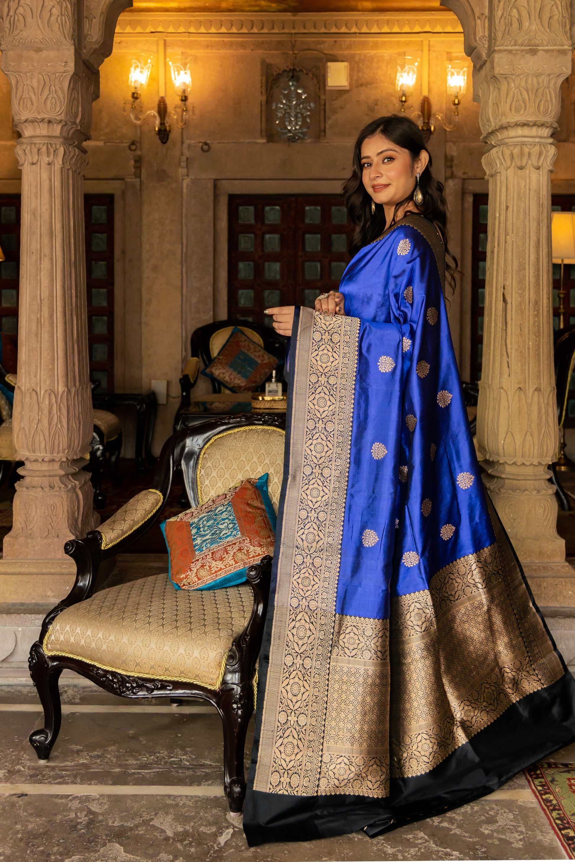 Royal Blue Handwoven Kadwa Katan Silk Saree - Panaya