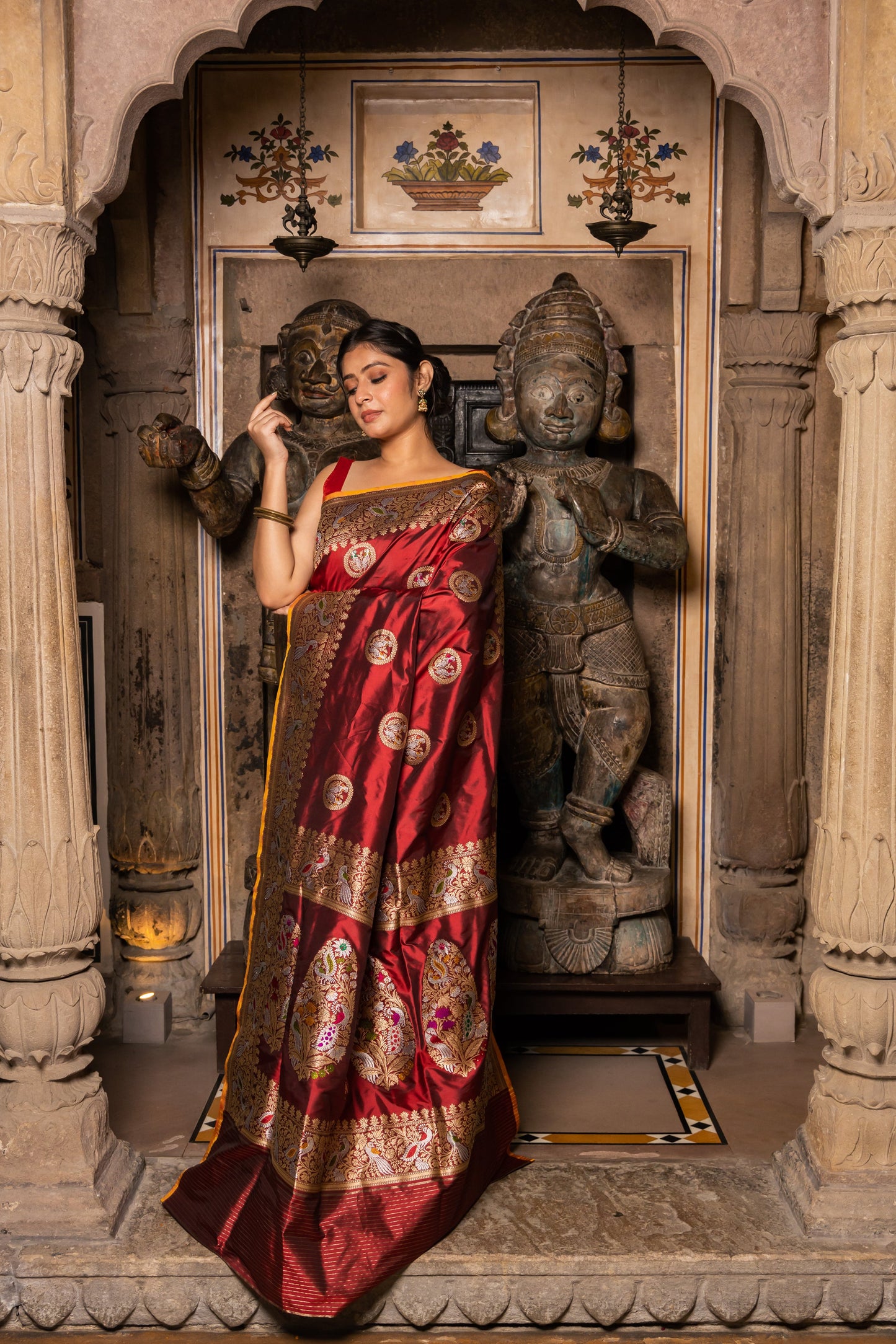 Maroon Handwoven Kadwa Katan Silk Saree - Panaya