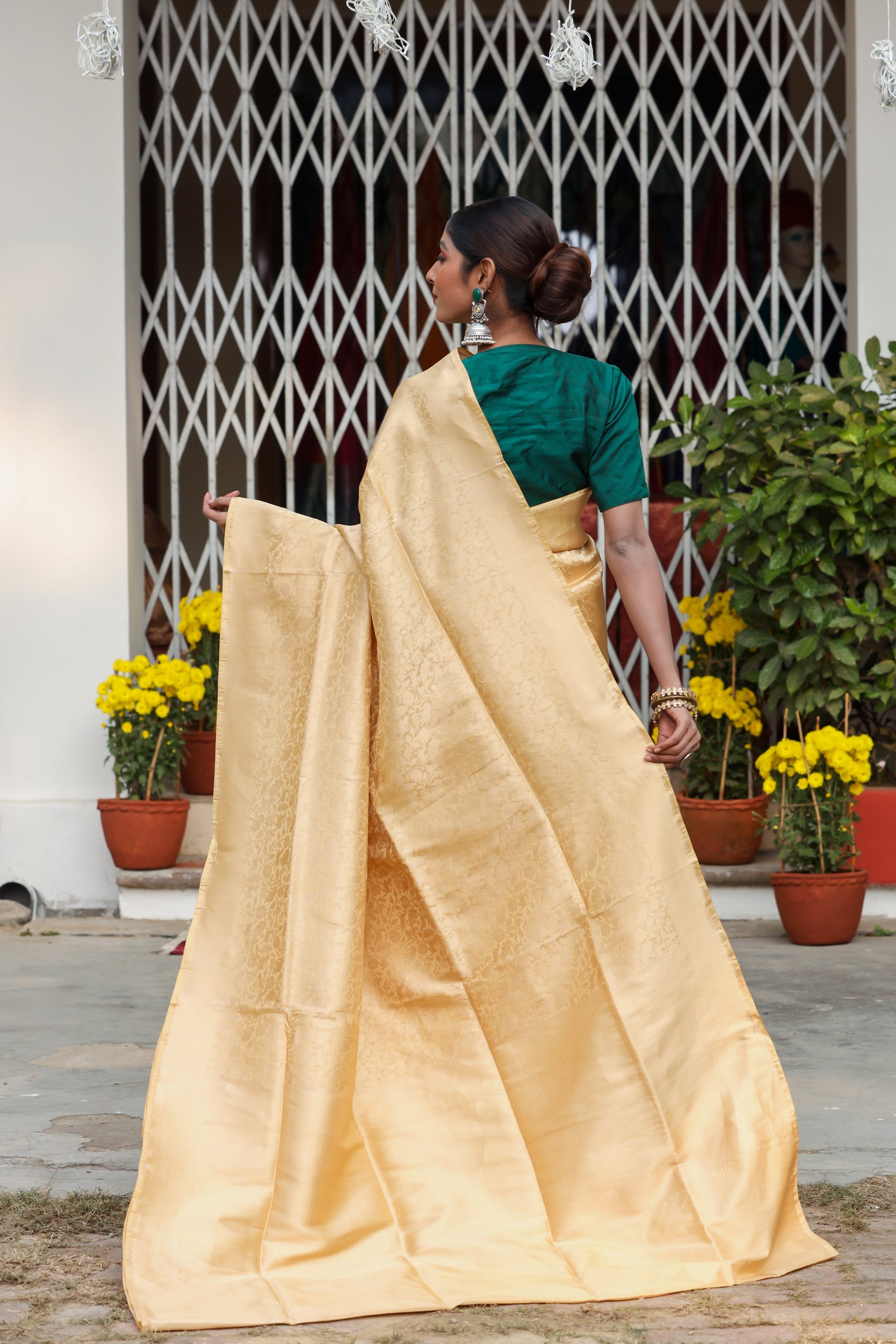 Beige Katan Pure Silk Kadwa Saree - Panaya
