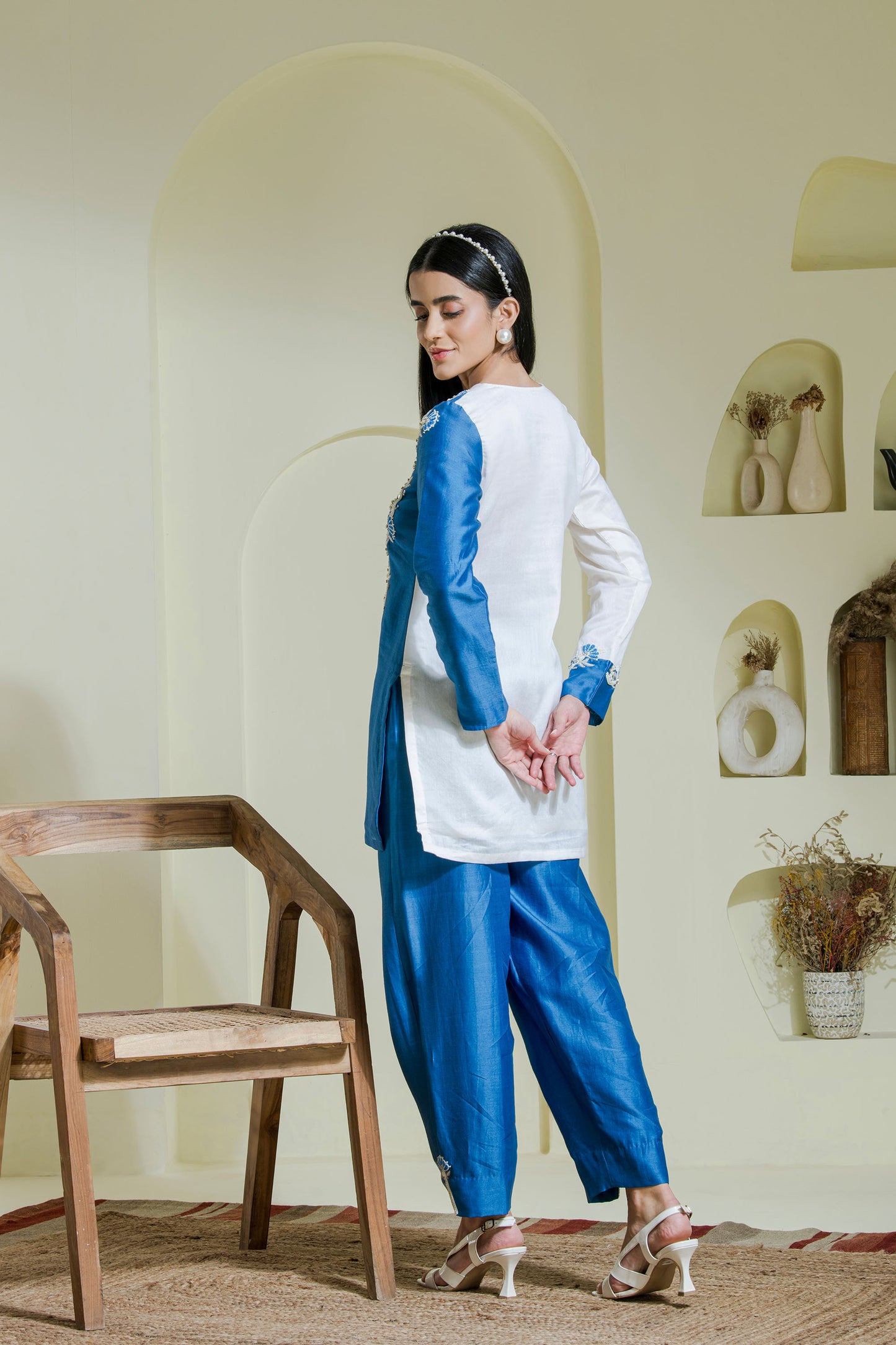 White & blue embroidered 2 piece kurta set