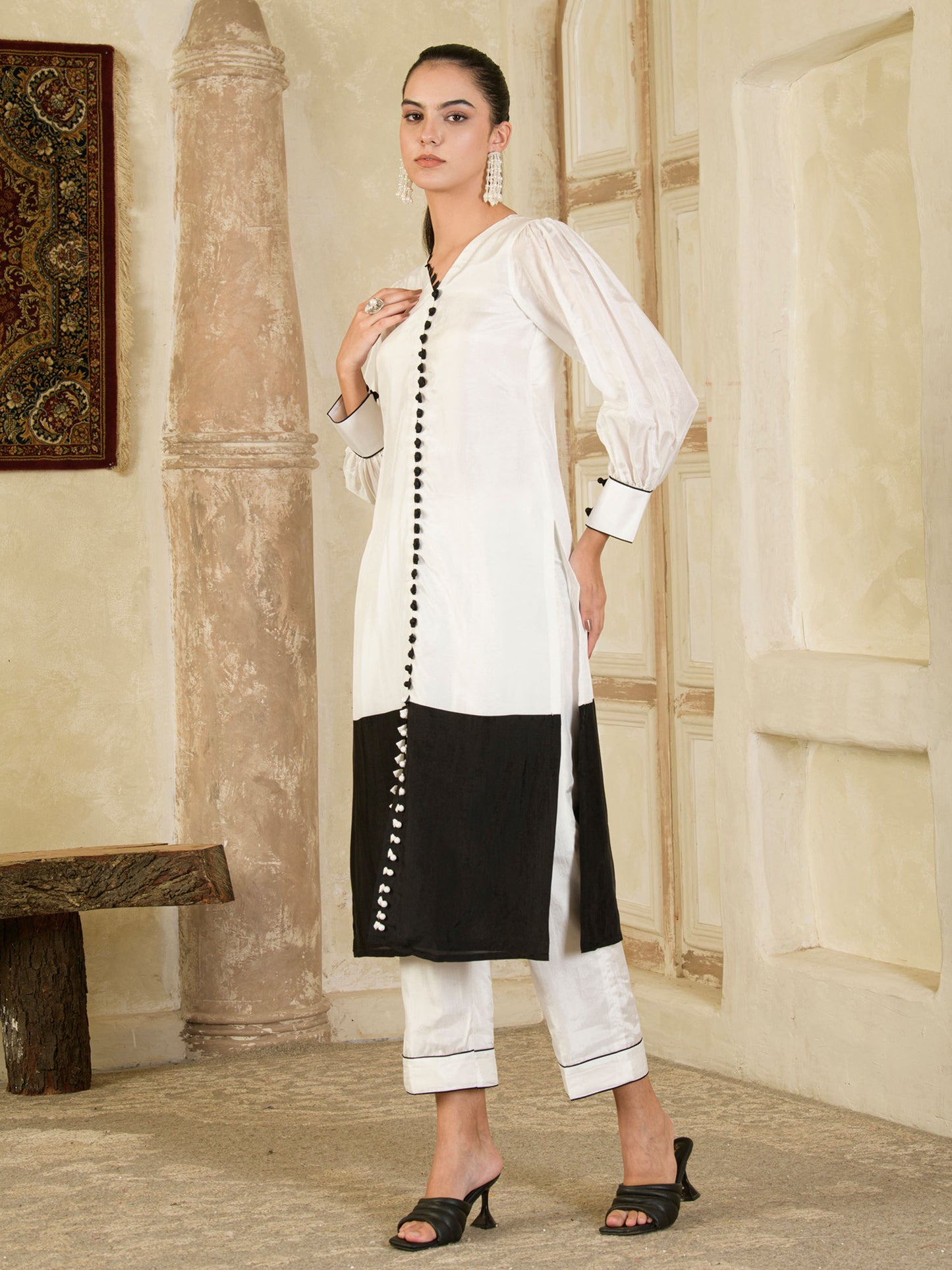 White and Black Colour Block Kurta and Pants ( set of 2 )