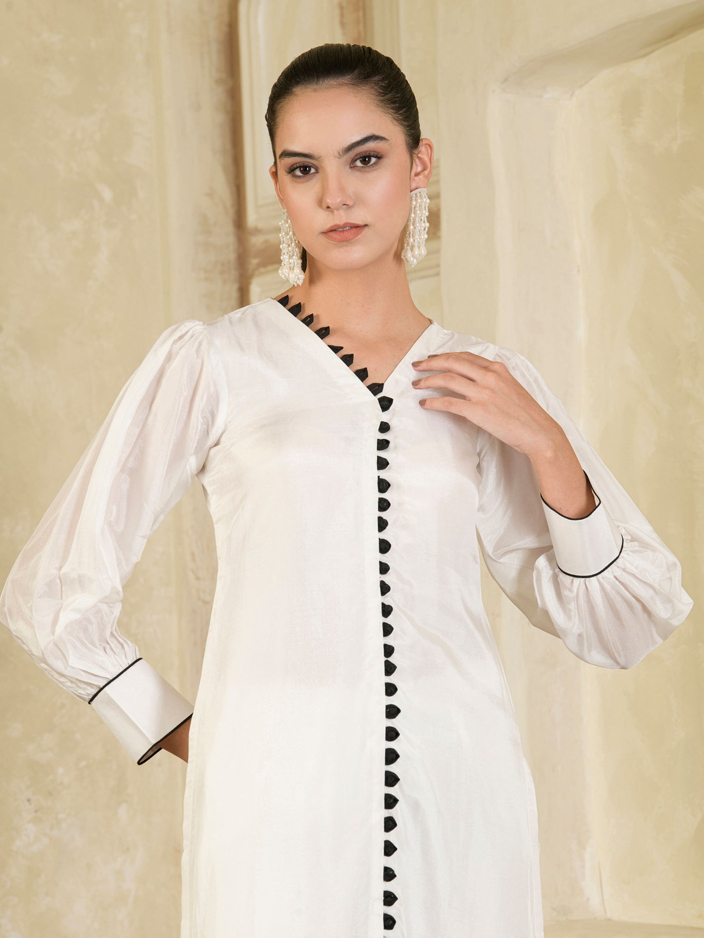 White and Black Colour Block Kurta and Pants ( set of 2 )