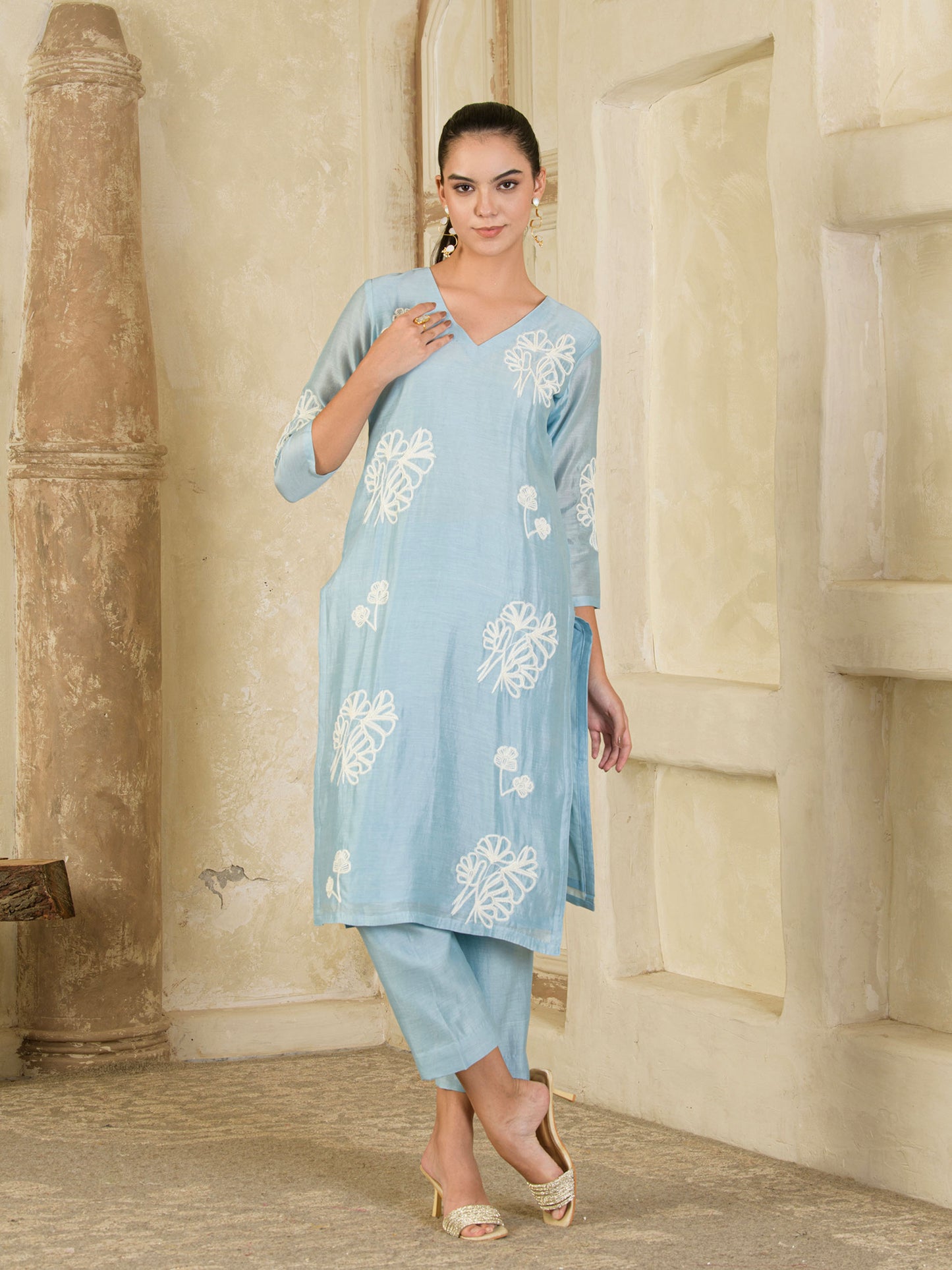 Sky Blue Hand Embroidered Chanderi Kurta Set ( set of 3 )