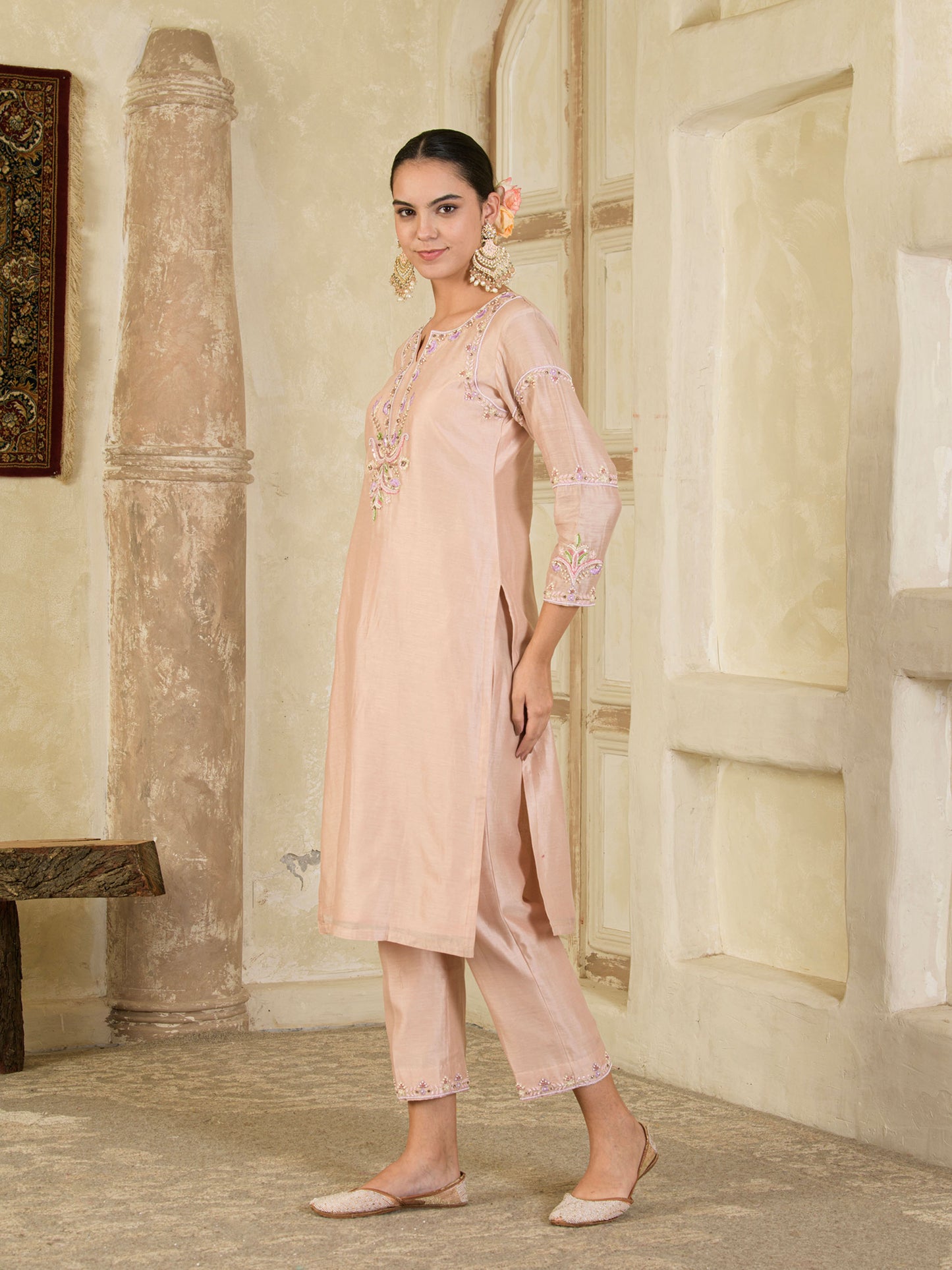 Beige Hand Embroidered Chanderi Kurta Set ( Set of 3 )