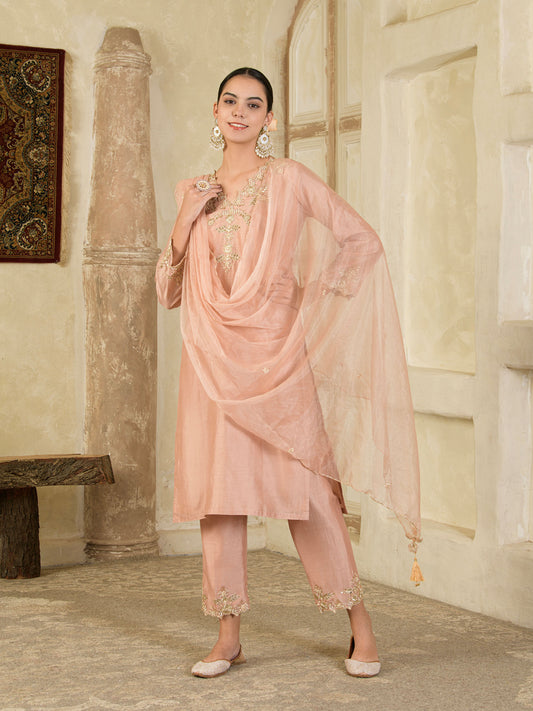 Rose Gold Hand Embroidered Chanderi Kurta Set ( Set of 3 )