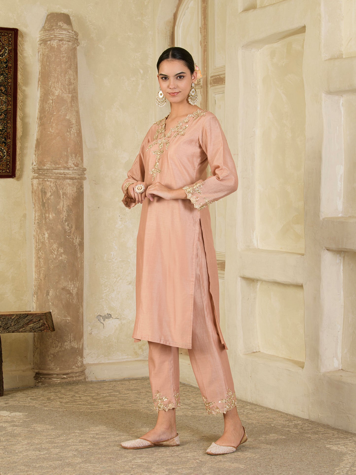 Rose Gold Hand Embroidered Chanderi Kurta Set ( Set of 3 )