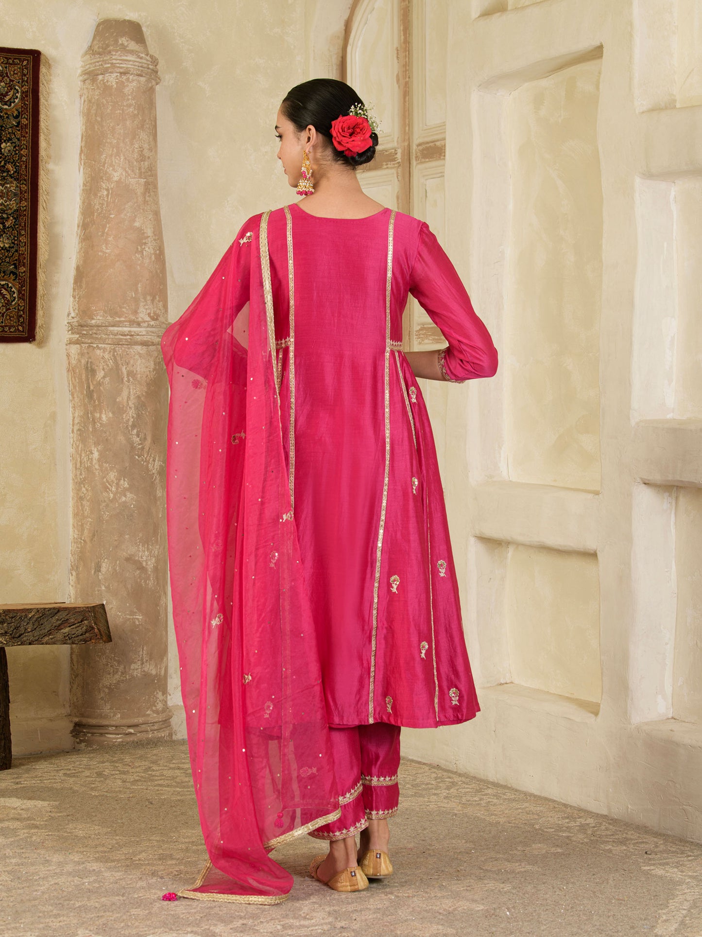 Fuchsia Pink Hand Embroidered Chanderi Kurta Set ( Set of 3 )