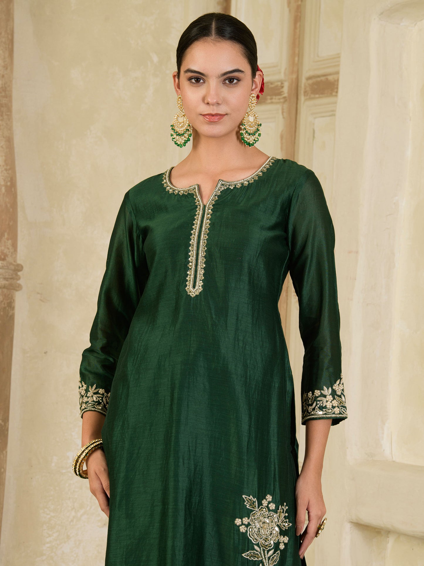 Dark Green Hand Embroidered Chanderi Kurta Set ( Set of 3 )