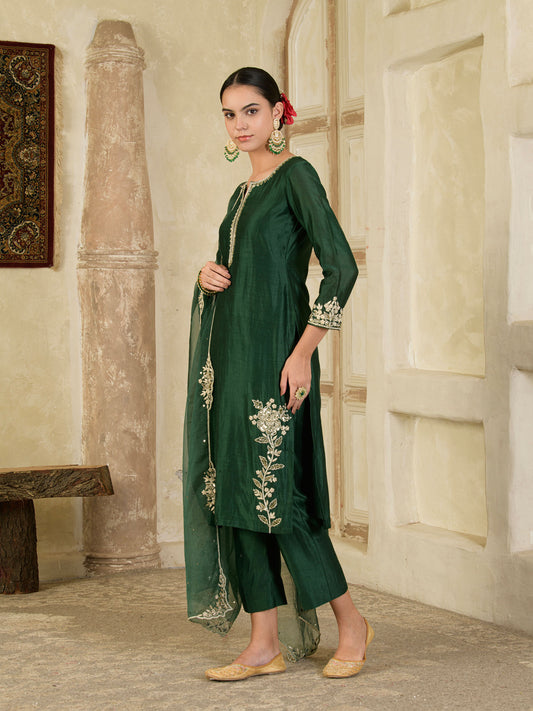 Dark Green Hand Embroidered Chanderi Kurta Set ( Set of 3 )