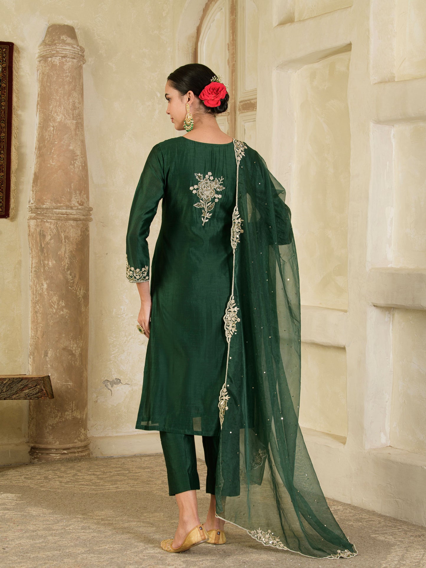 Dark Green Hand Embroidered Chanderi Kurta Set ( Set of 3 )