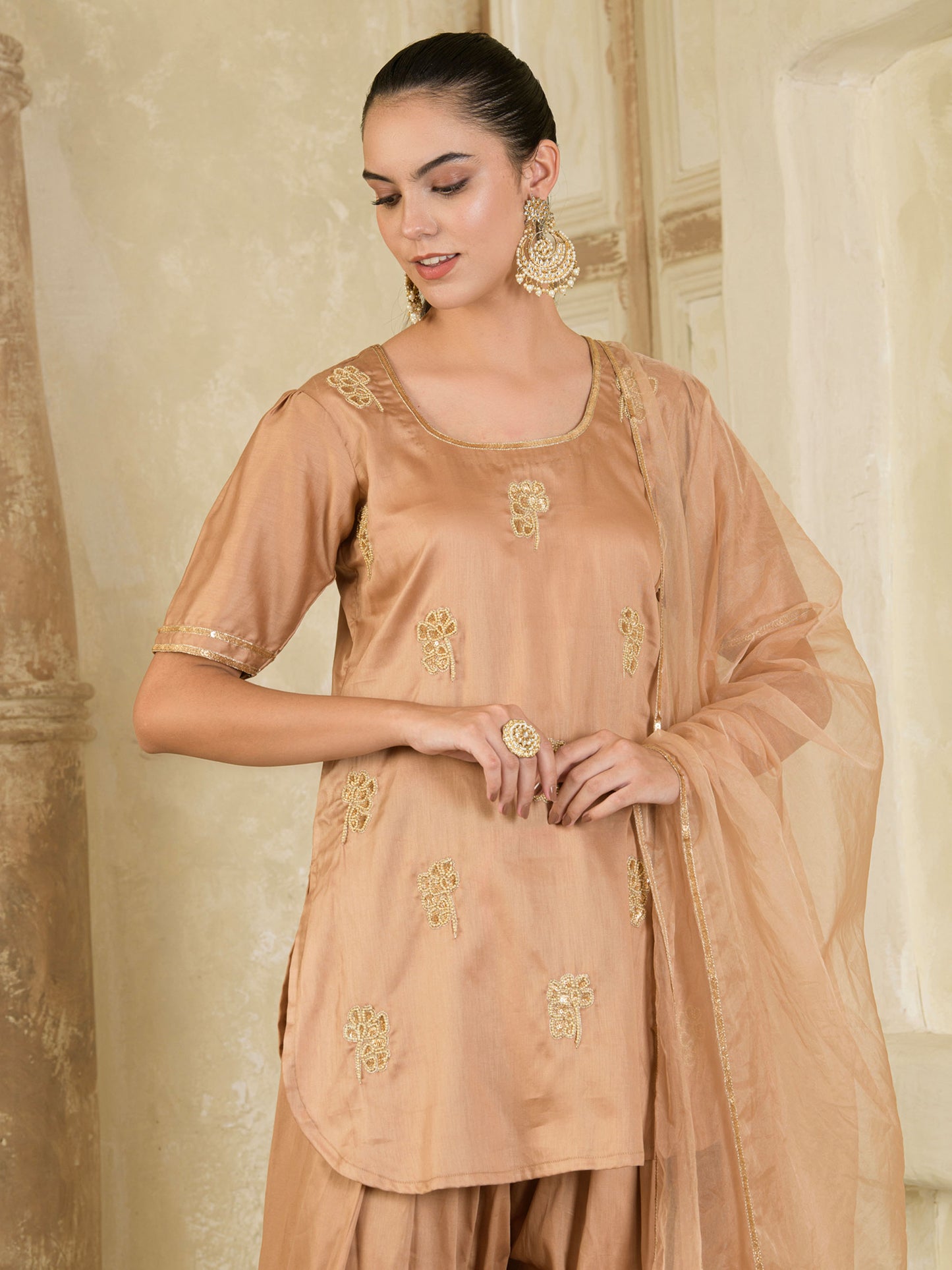 Gold Hand Embroidered Farsi Salwar Kurta Set ( set of 3 )