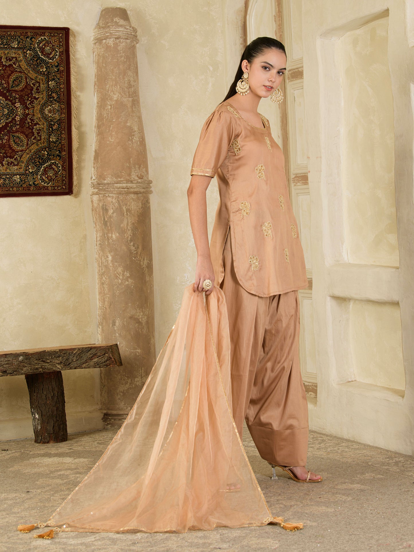 Gold Hand Embroidered Farsi Salwar Kurta Set ( set of 3 )