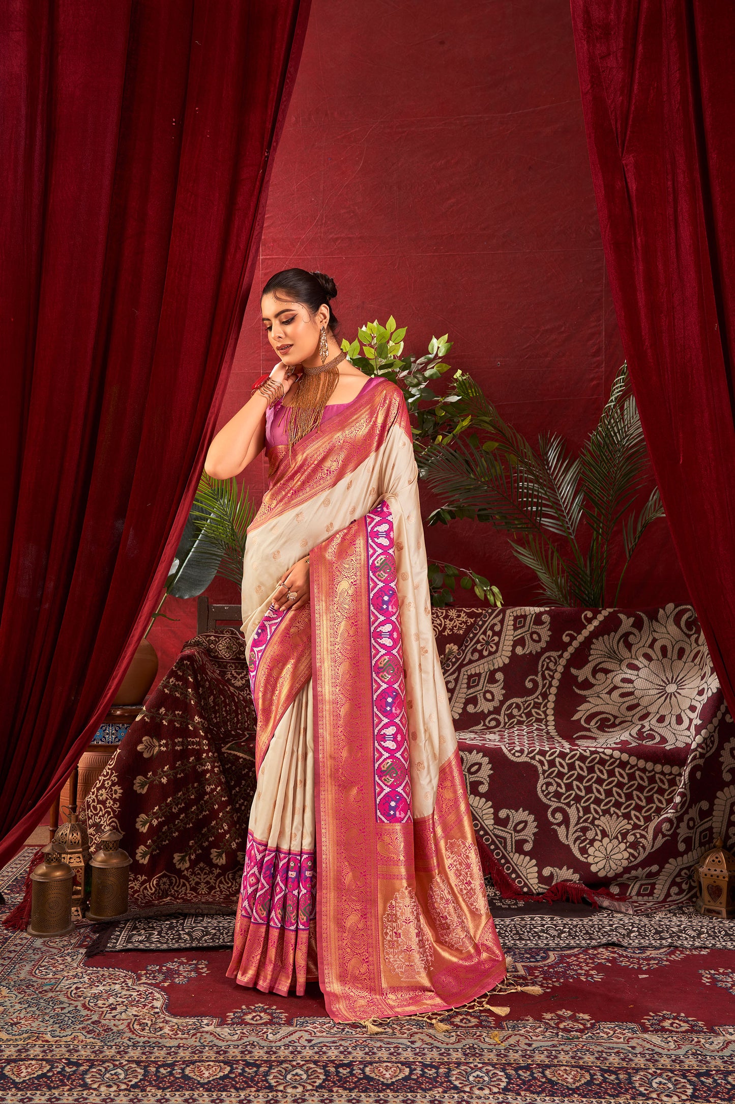 Nidhi White Paithani Silk Zari woven Patola Border Saree