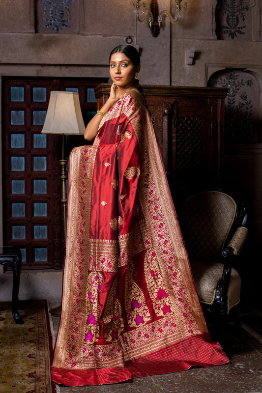 Maroon Handwoven Kadwa Katan Silk Saree - Panaya