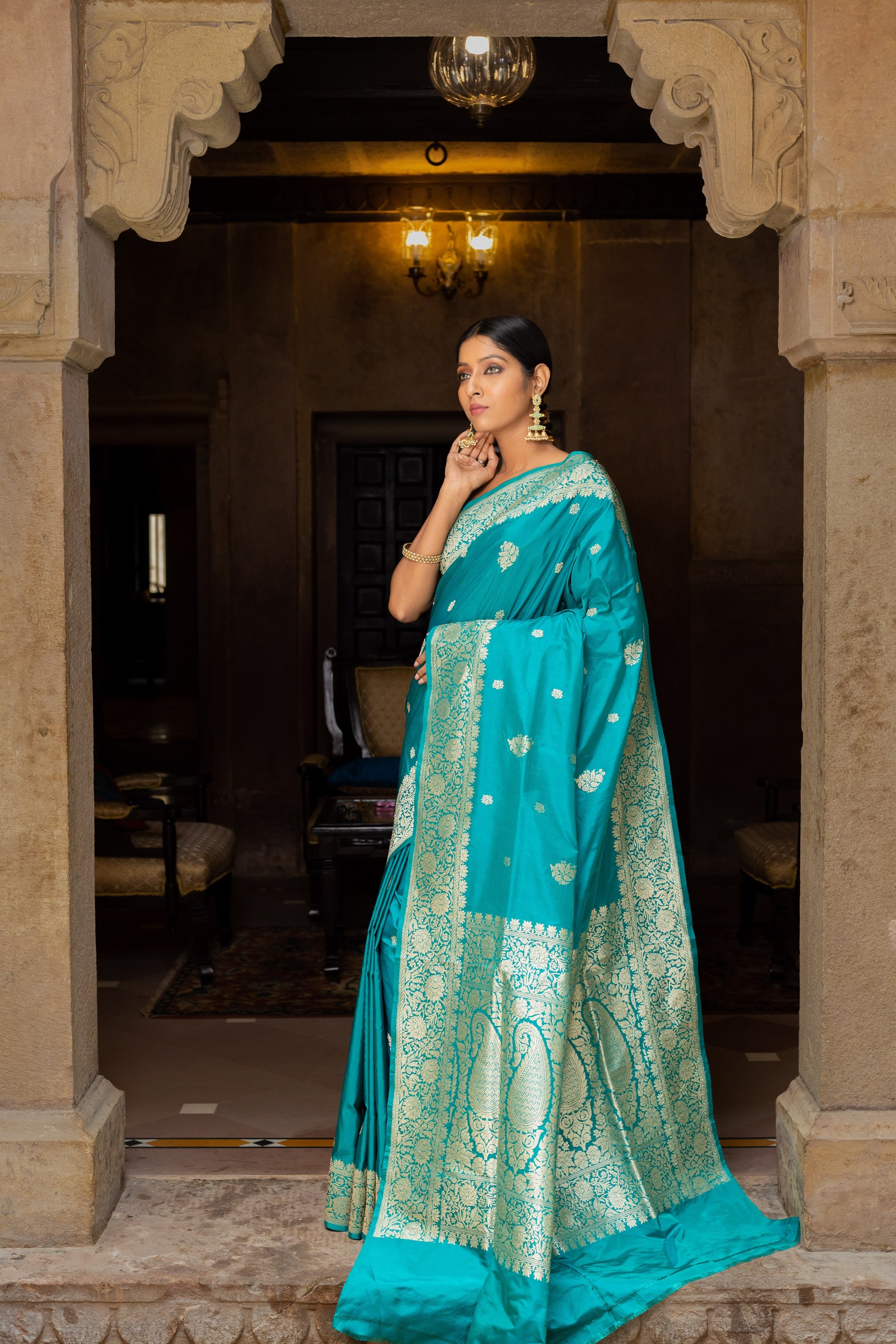 Teal Handwoven Kadwa Katan Silk Saree - Panaya