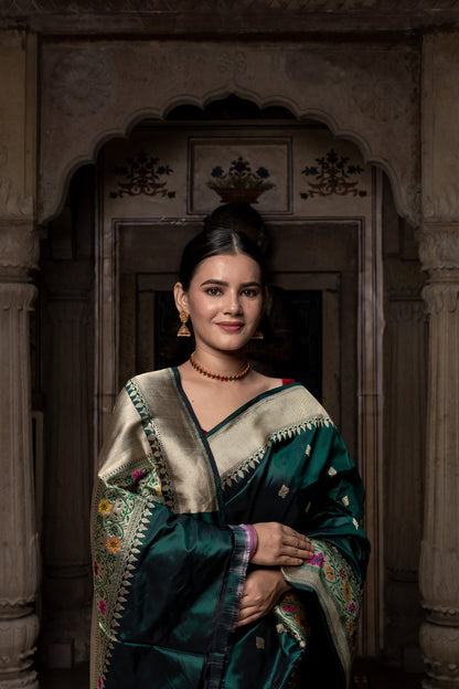 Bottle Green Handwoven Kadwa Katan Silk Saree - Panaya