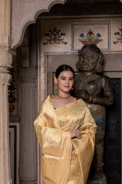 Gold Handwoven Kadwa Katan Silk Saree - Panaya