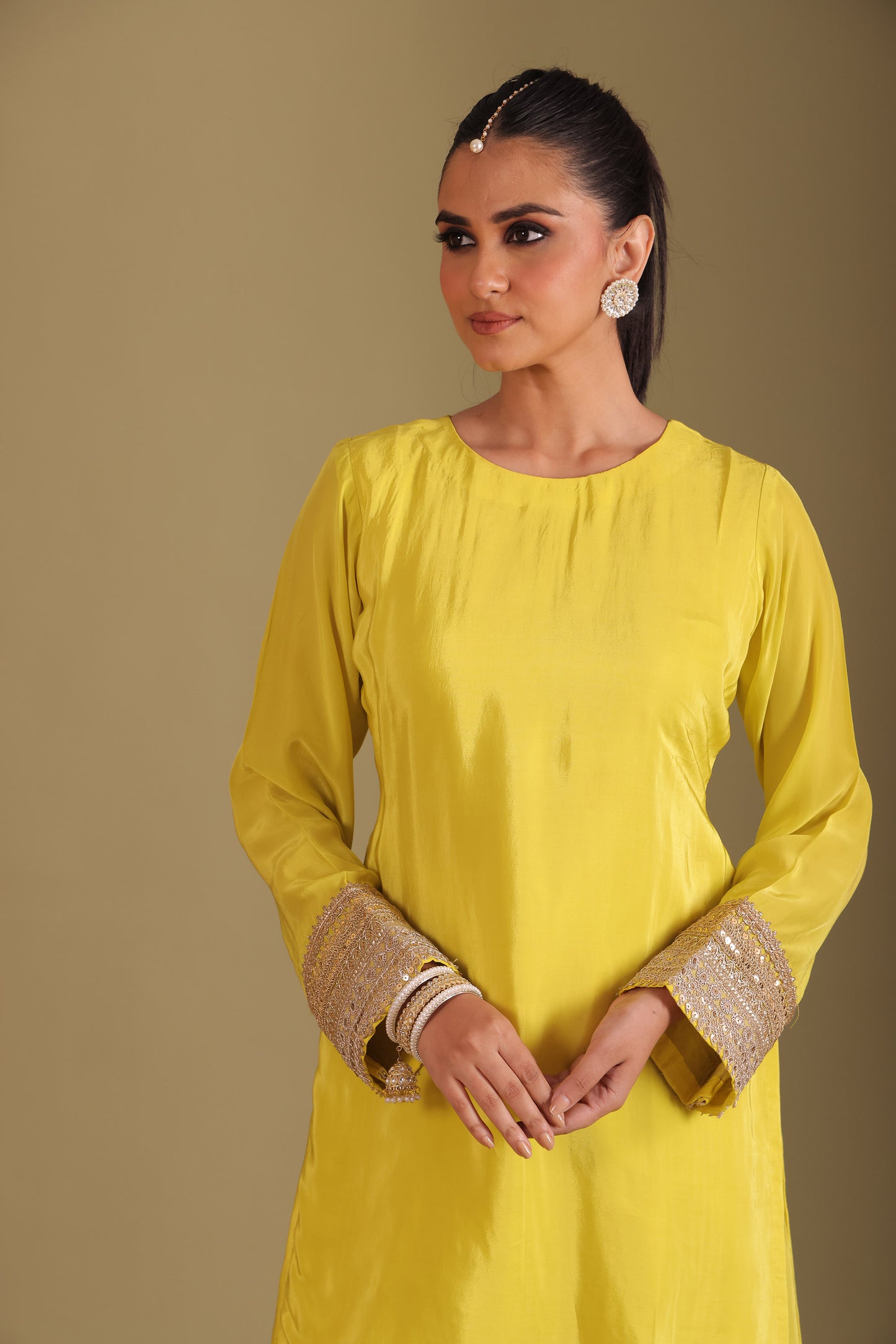 Jhalak Lime Embroidered Crepe Silk Kurta With Dhoti Pant And Dupatta