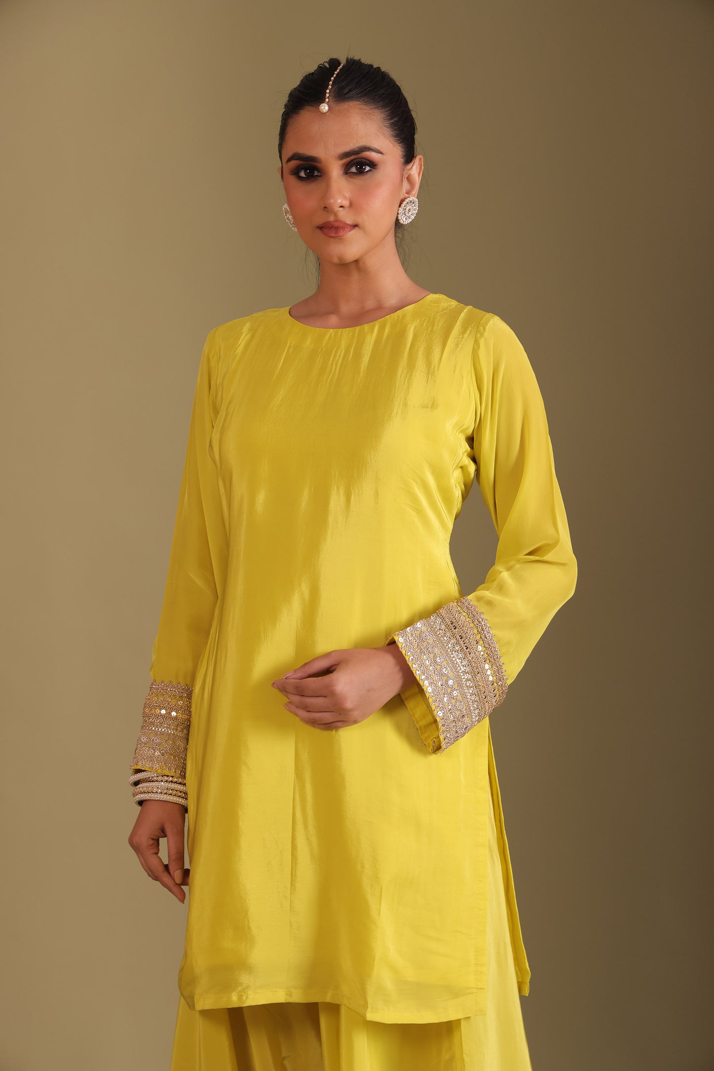Jhalak Lime Embroidered Crepe Silk Kurta With Dhoti Pant And Dupatta