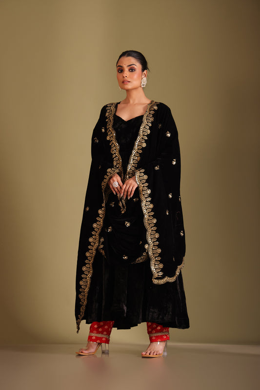 Noor-e-zar Black Velvet Embroidered Anarkali With Shawl