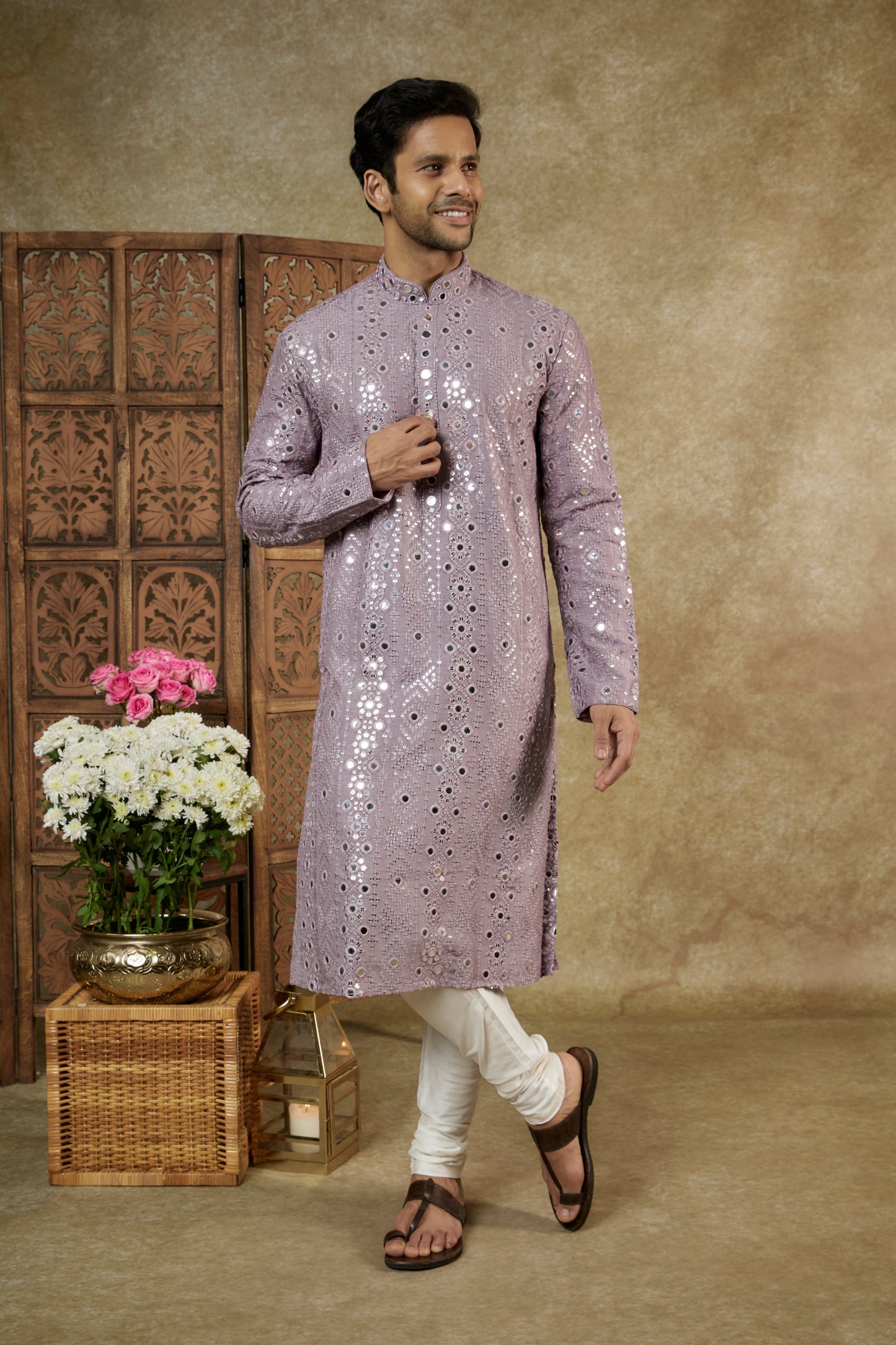PALE LILAC LUCKNOWI RESHAM AND MIRROR EMBROIDERED KURTA SET