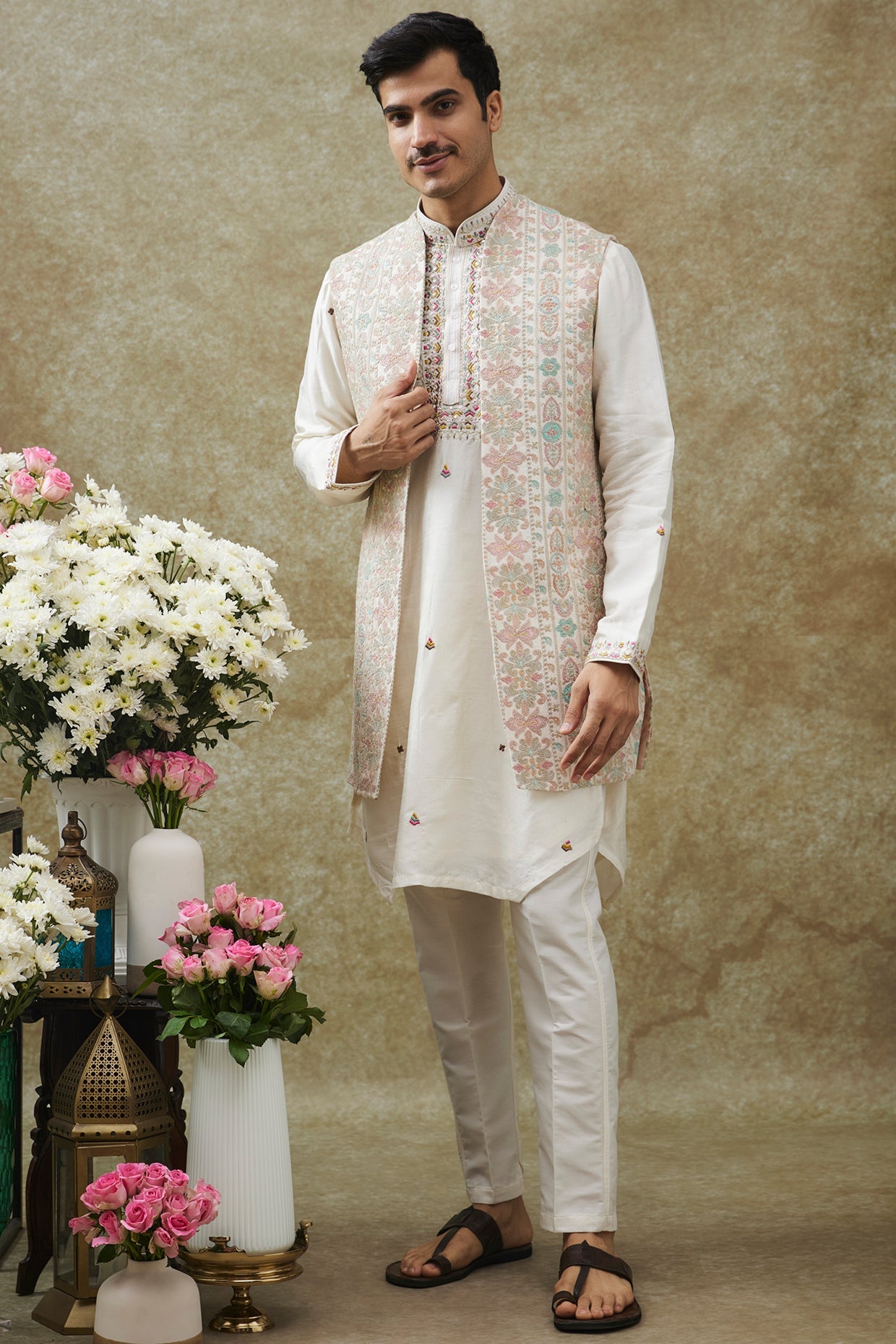 Ice white Splendid Silk Open Koti set