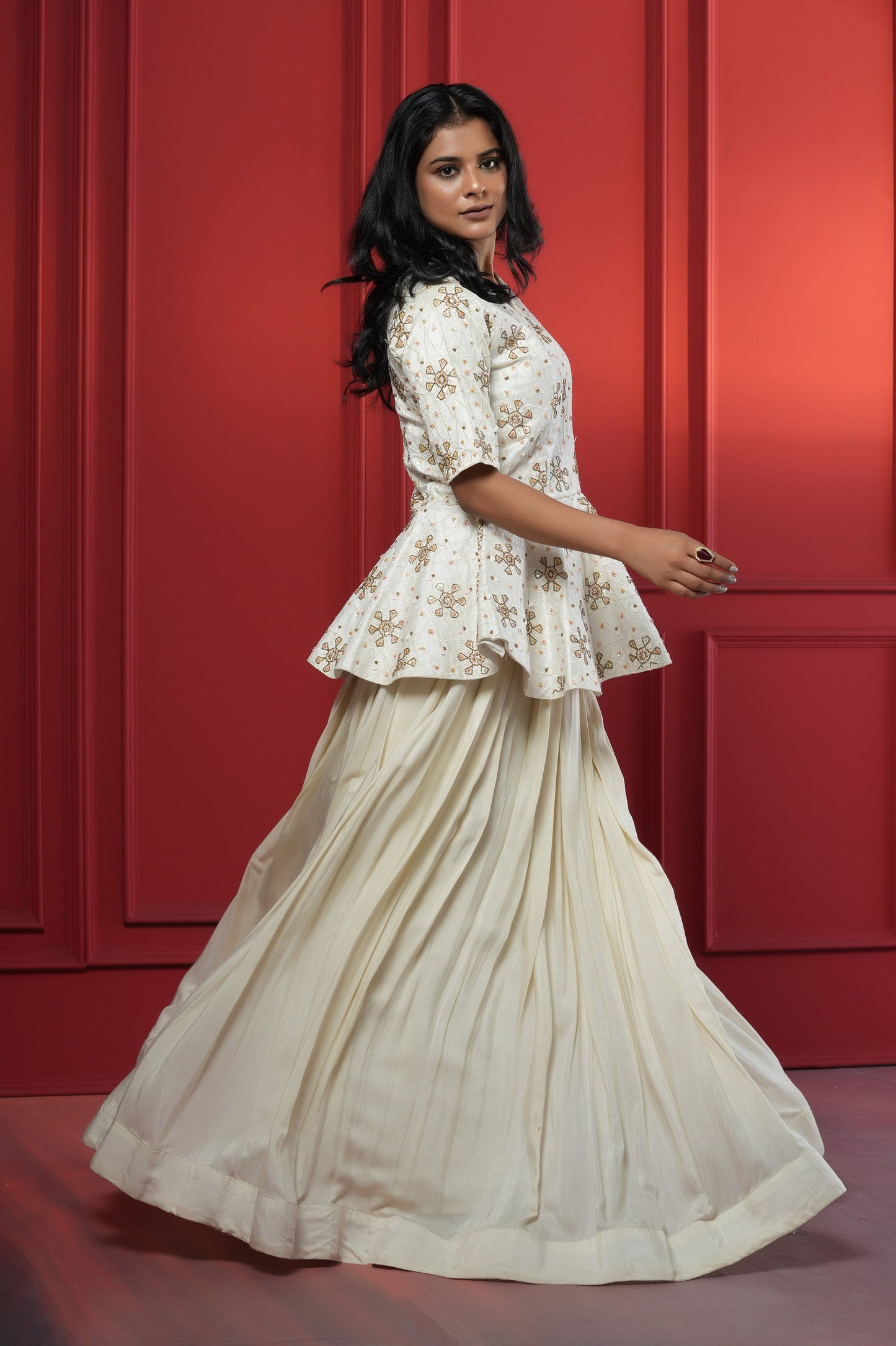 Monochromatic Peplum Style off white Skirt