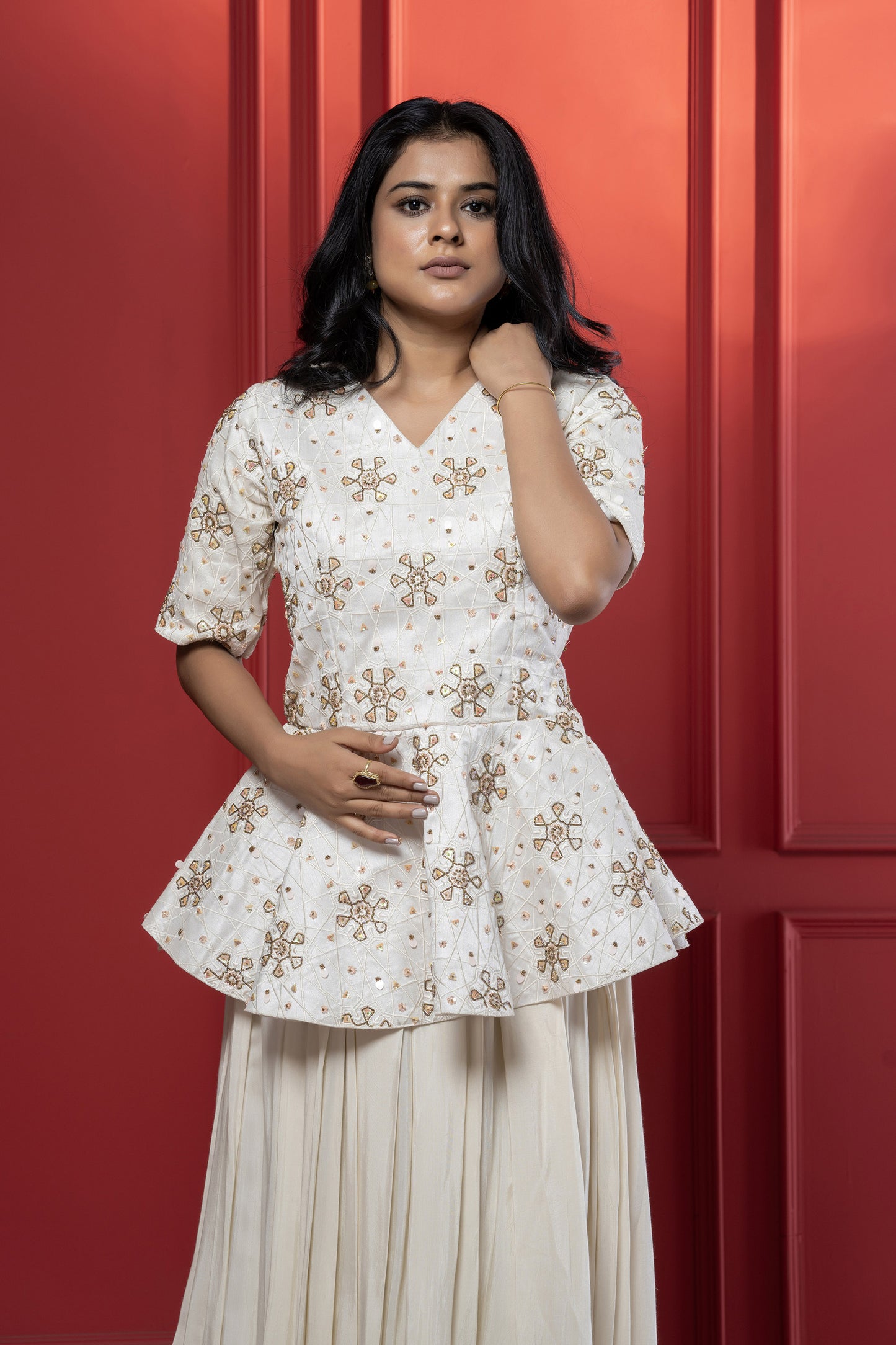 Monochromatic Peplum Style off white Skirt