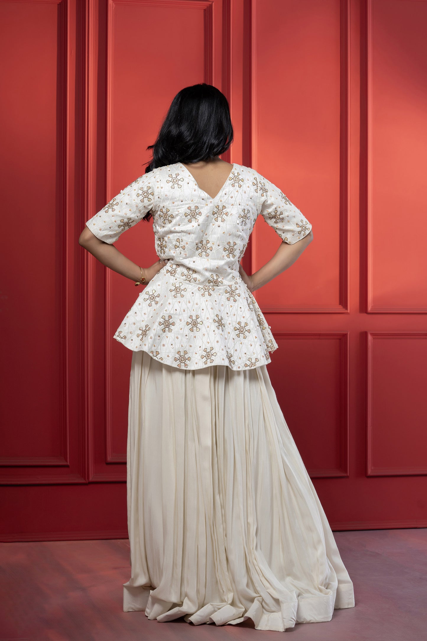 Monochromatic Peplum Style off white Skirt