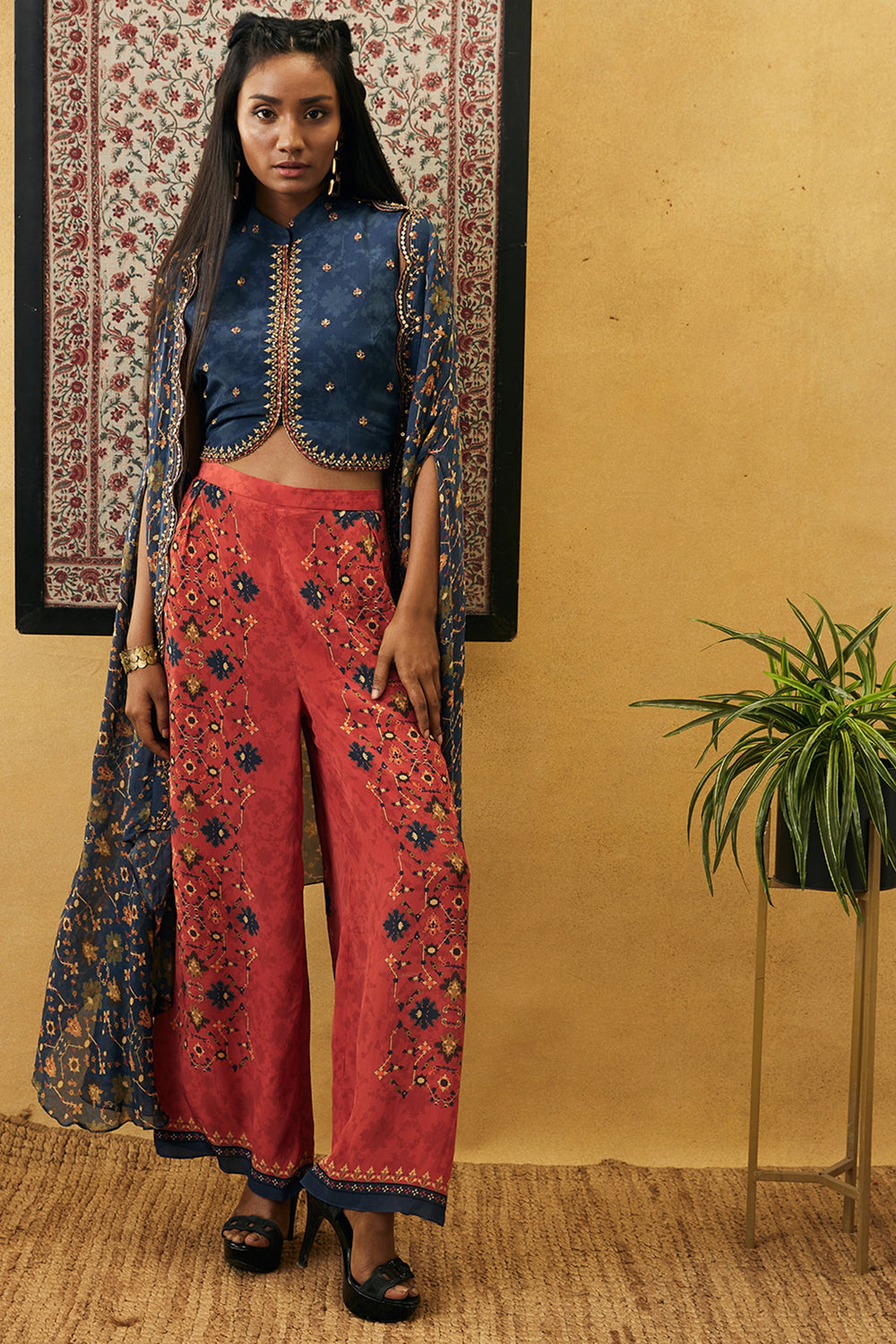 Zahra Embroidered Co-Ord Set With Cape