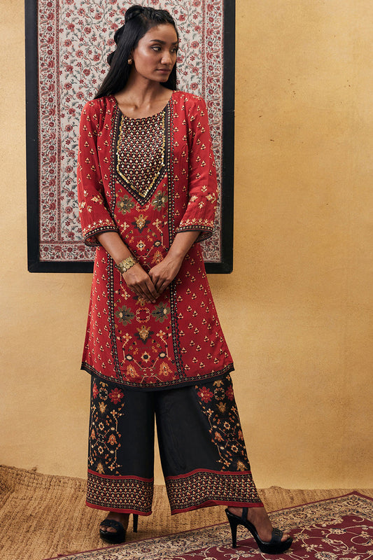 Zahra Embroidered Kurta Set