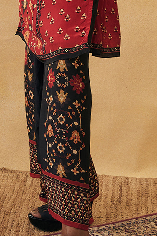 Zahra Embroidered Kurta Set