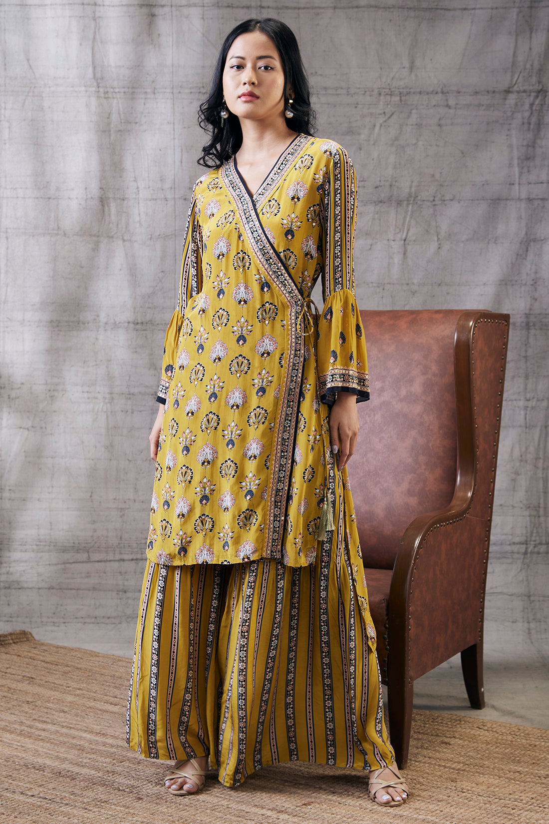 Sarouk Embroidered Angarkha Set