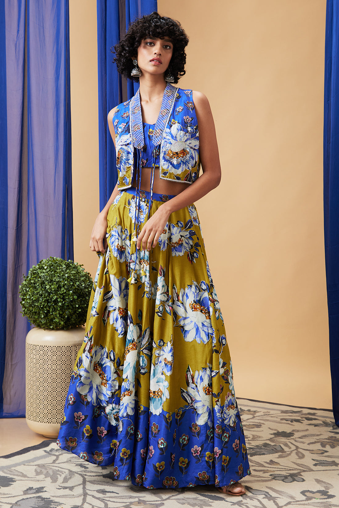 Tasnim Embroidered Lehenga Set With Jacket