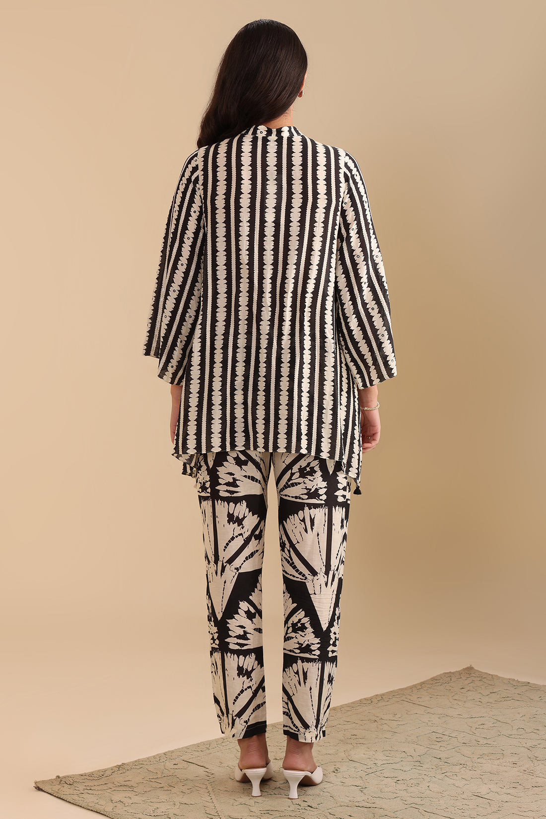 Black and White Naqsh Embellished Co-ord Set