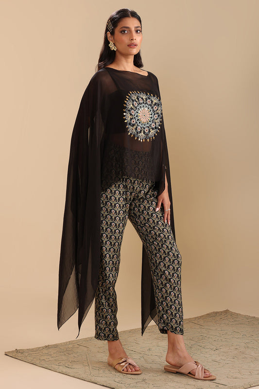 Eraya Printed Pant Set With Cape