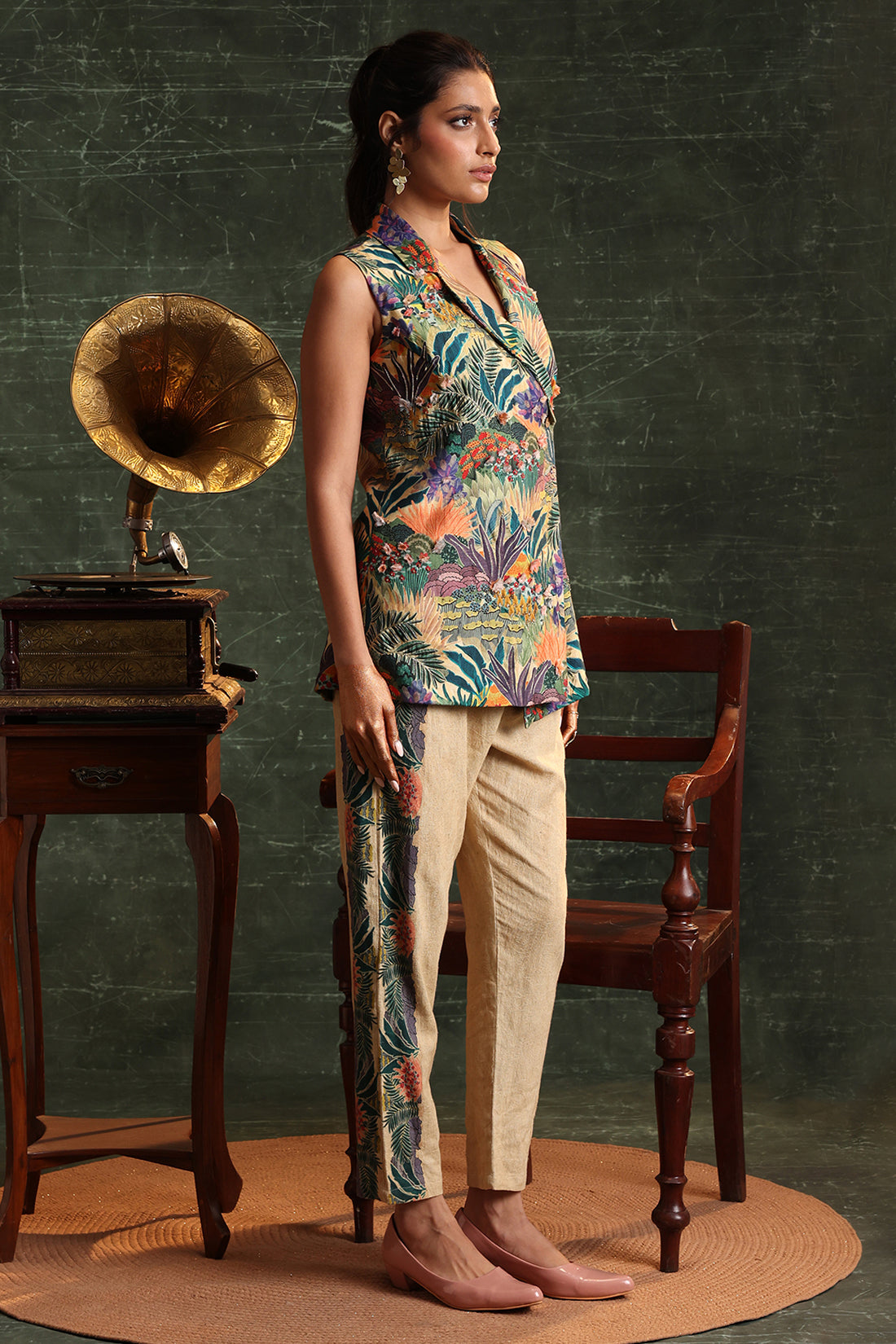 Kaira Embellished Sleeveless Blazer Set