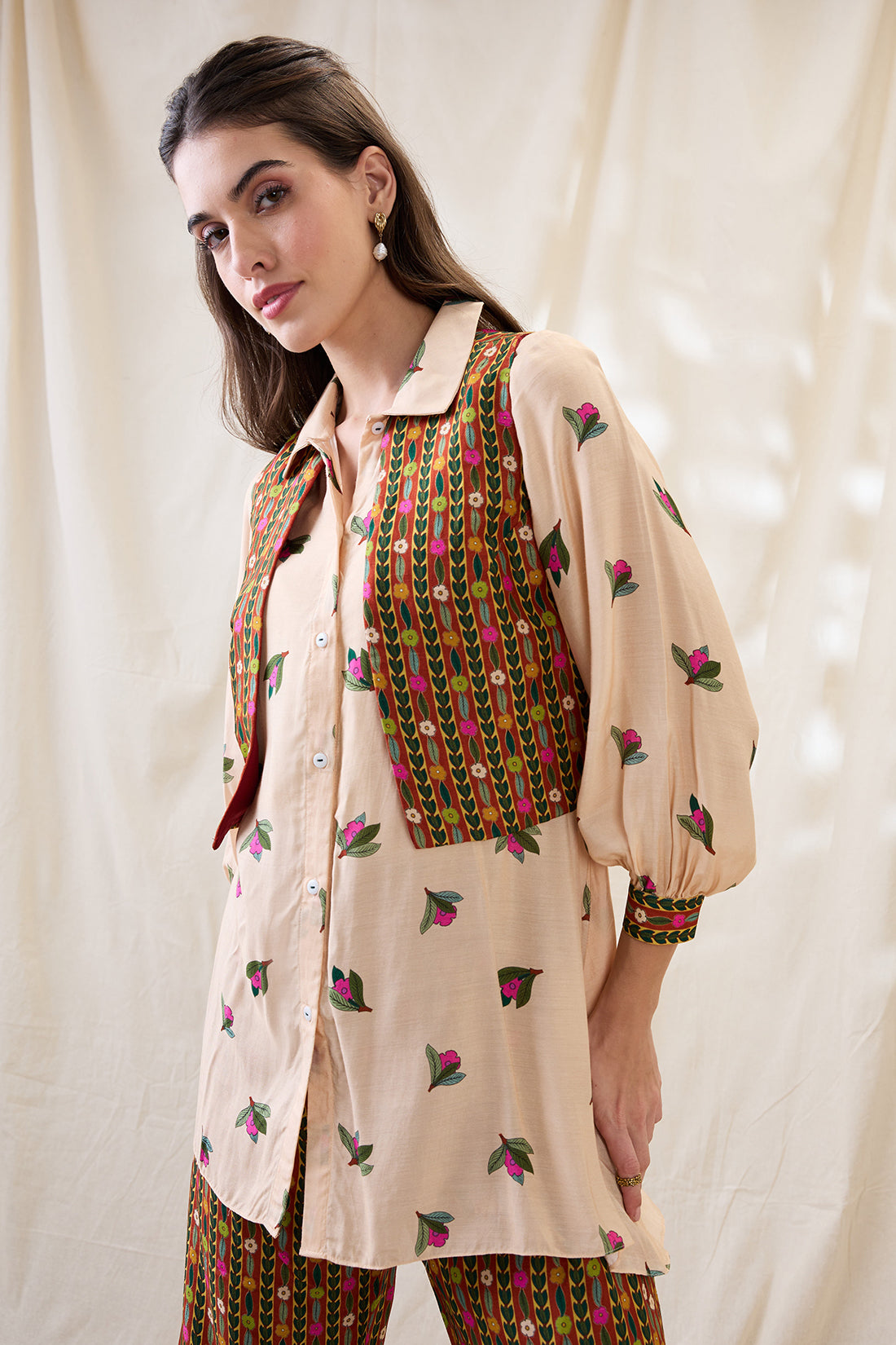 Gulzaar printed kurta set with jacket