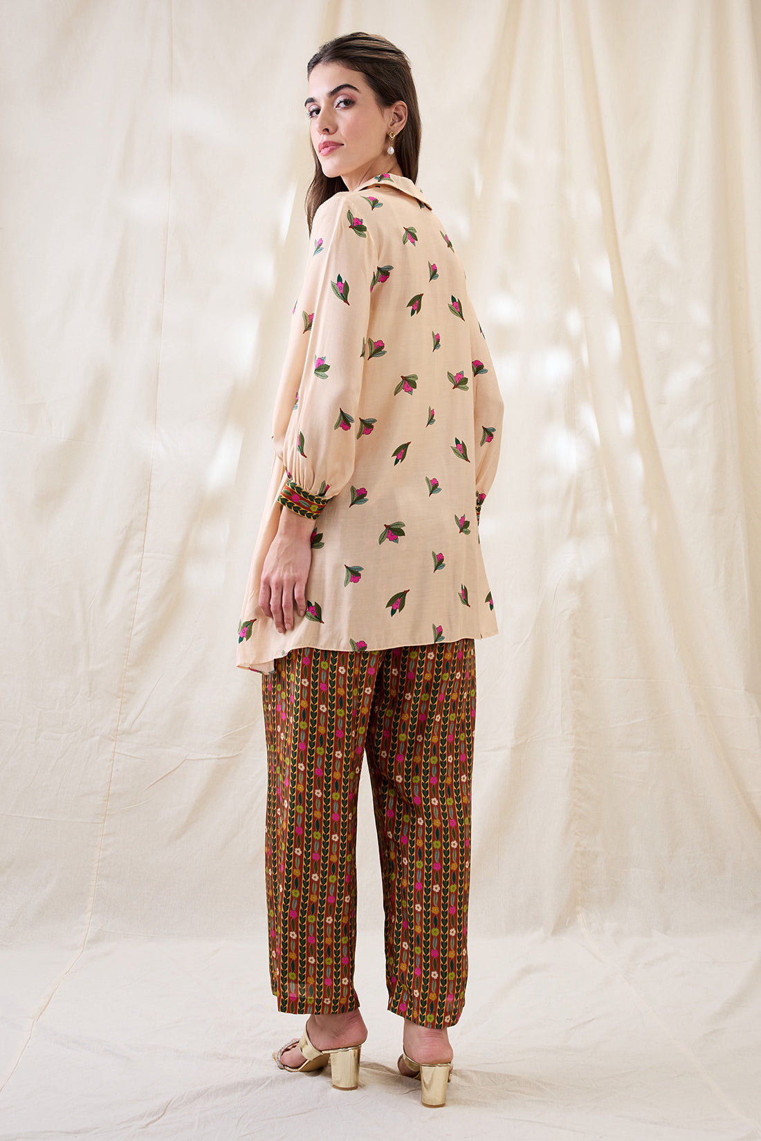 Gulzaar printed kurta set with jacket