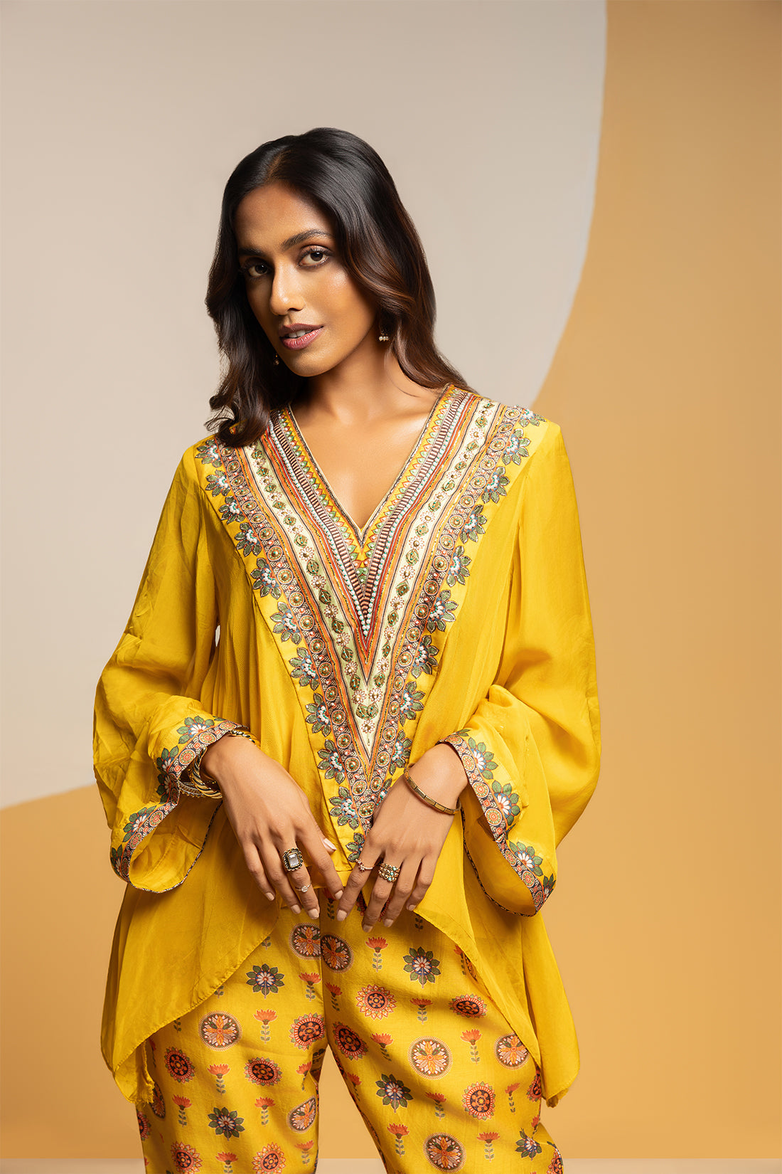 Taarani embellished V-neck co-ord  set