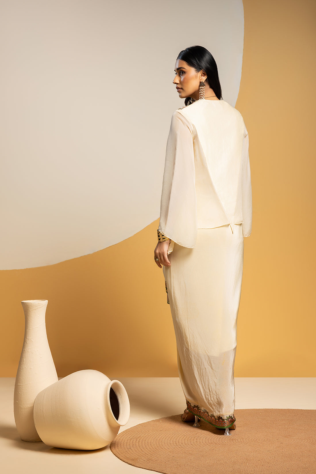 Taarani embellished V-neck drape skirt  set