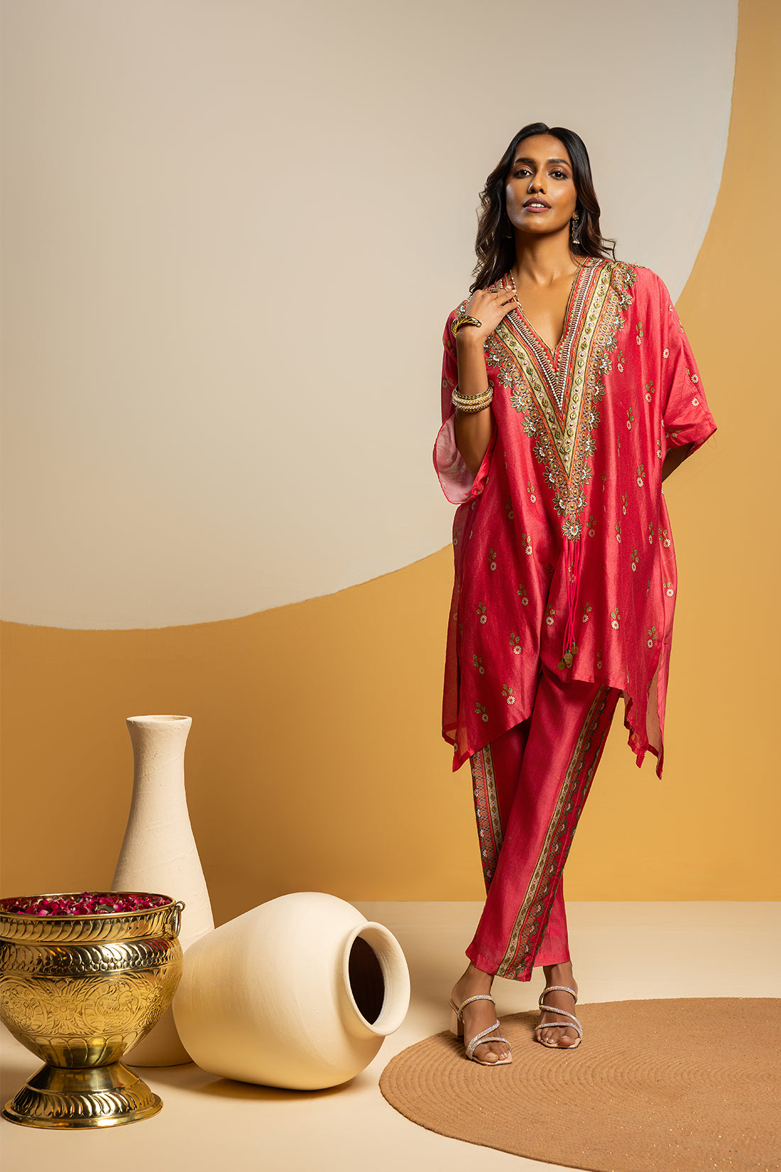 Taarani embellished V-neck kurta set